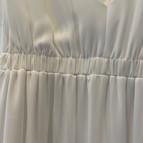 💞3 for $50💞White BCBG Maxazria Blouse - Picture 9 of 9